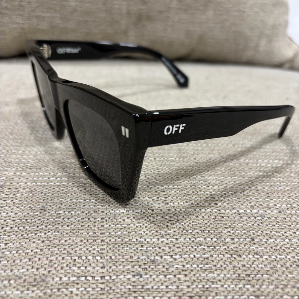 Off-White Black sunglasses - Picture 2 of 6